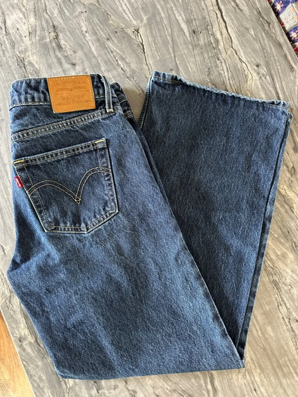 Levi's Low Loose Women's Dark Blue Jeans Size 28 with 30” Inseam - Picture 1 of 7